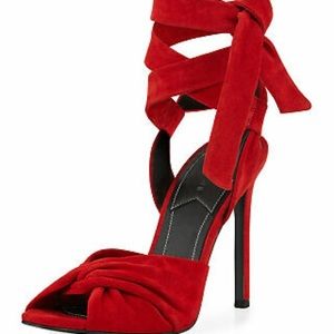 Kendall & Kylie Delilah